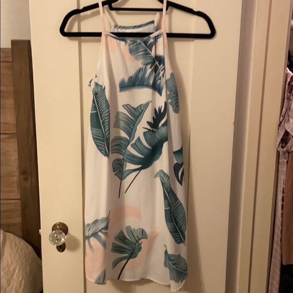 Summer dress with palm leaf print!